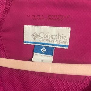Columbia Pink Jacket XL HOODIE light in weight, great for spring weather, MEW